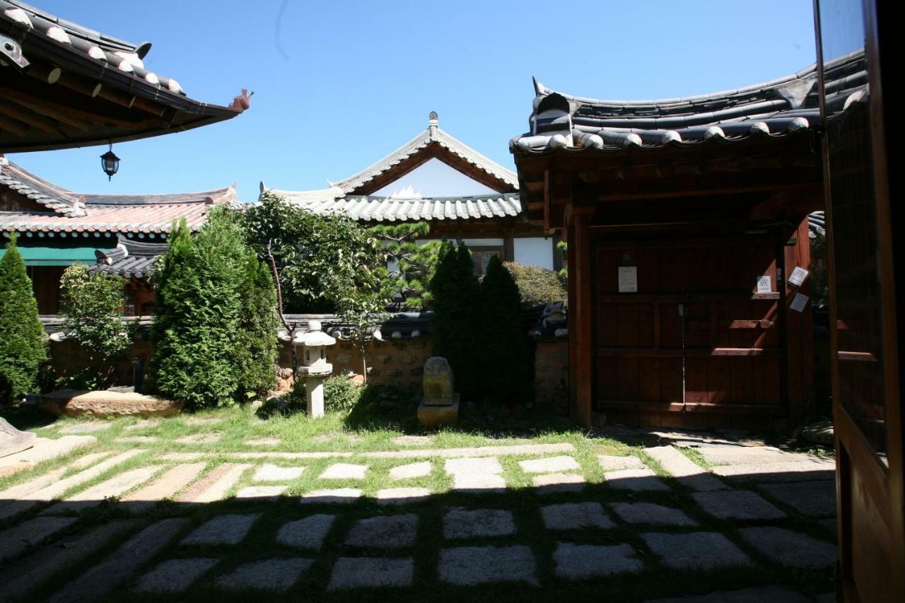 Gaeunchae 2 Hotel Jeonju Exterior photo